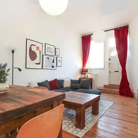 Bright & Spacious 1Br Duplex, Islington, Angel